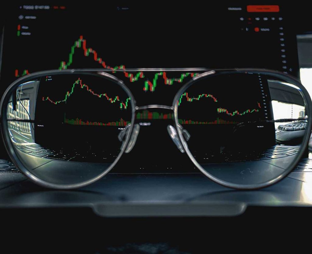 پیش بینی بورس شنبه 1 آذر 1404