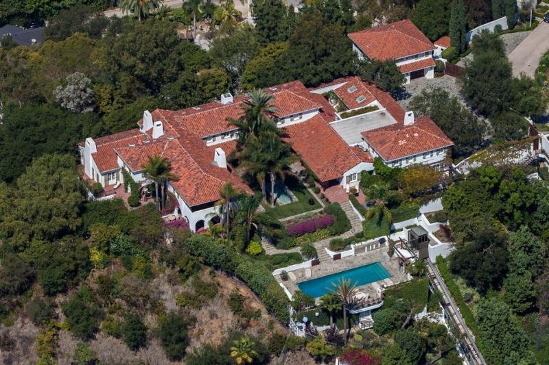 خانه لوکس جف بزوس که در بورلی هیلز، کالیفرنیا قرار دارد