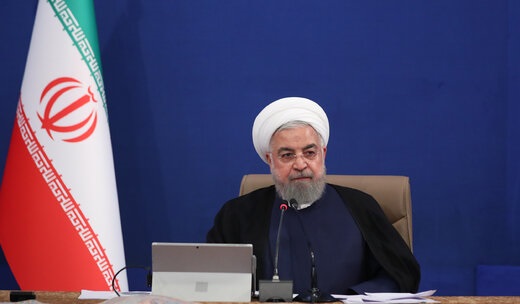 روحانی نوسانات در بورس را عادی دانست و بر ادامه عرضه های دولتی سودآور تأکید کرد