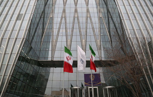 سهام ایران خودرو، ونیکی، چهار پالایشگاه و بیمه البرز خارج از معاملات دیروز واگذار شد