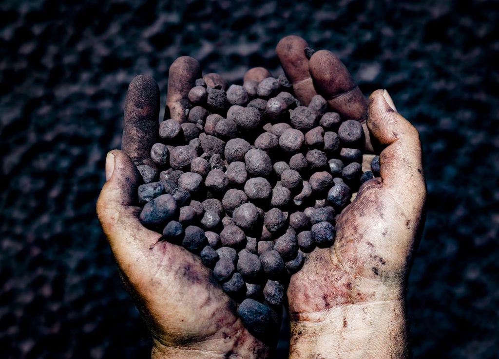 پذیرش سنگ آهن دامنه بندی "کچاد" در بازار اصلی بورس کالا