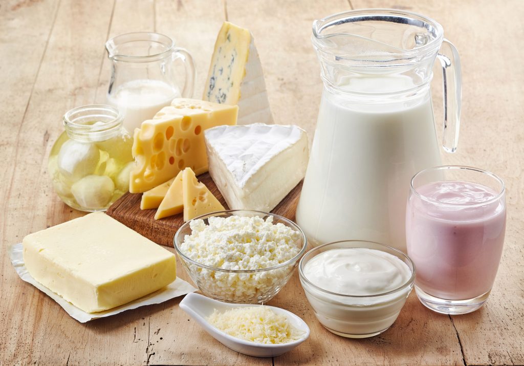 مخالفت دامداران با تصمیم دولت برای افزایش 16 و 70 درصدی قیمت شیر و لبنیات
