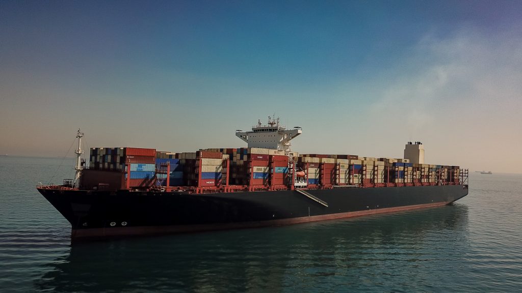 انتقال بخشی از سهام شرکت کشتیرانی ایران (حکشتی) به مناطق آزاد