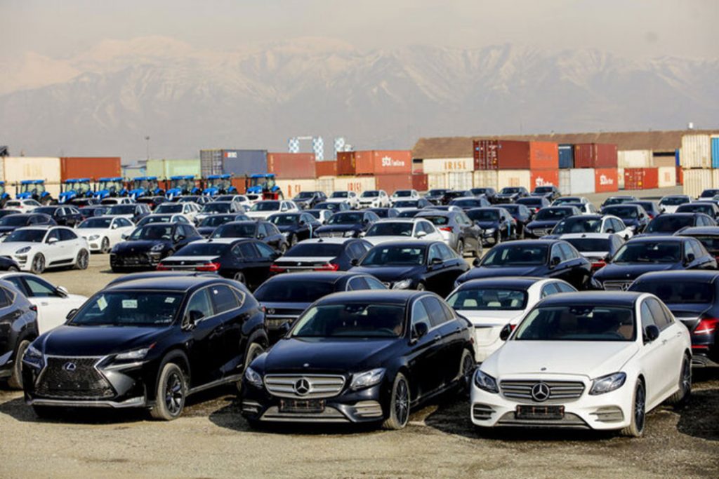 تنها دو شرکت قادر به تکمیل الزامات قانونی واردات خودرو شدند