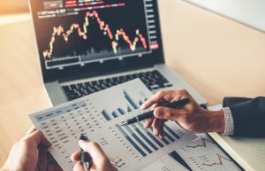 بررسی وضعیت فعلی شاخص ها و پیش بینی بورس طی روزهای آینده