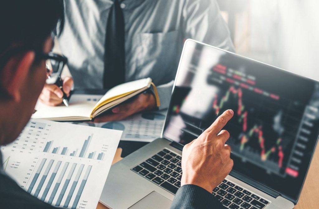 پیش بینی 10 کارشناس از وضعیت بورس سال 1402/ روند صعودی بورس در سال جدید؟