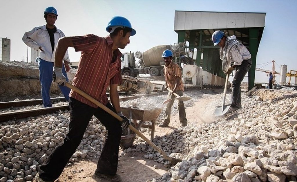 نماینده کارگران در شورای عالی کار: حقوق و حداقل دستمزد کارگران نباید از 15 میلیون تومان کمتر باشد