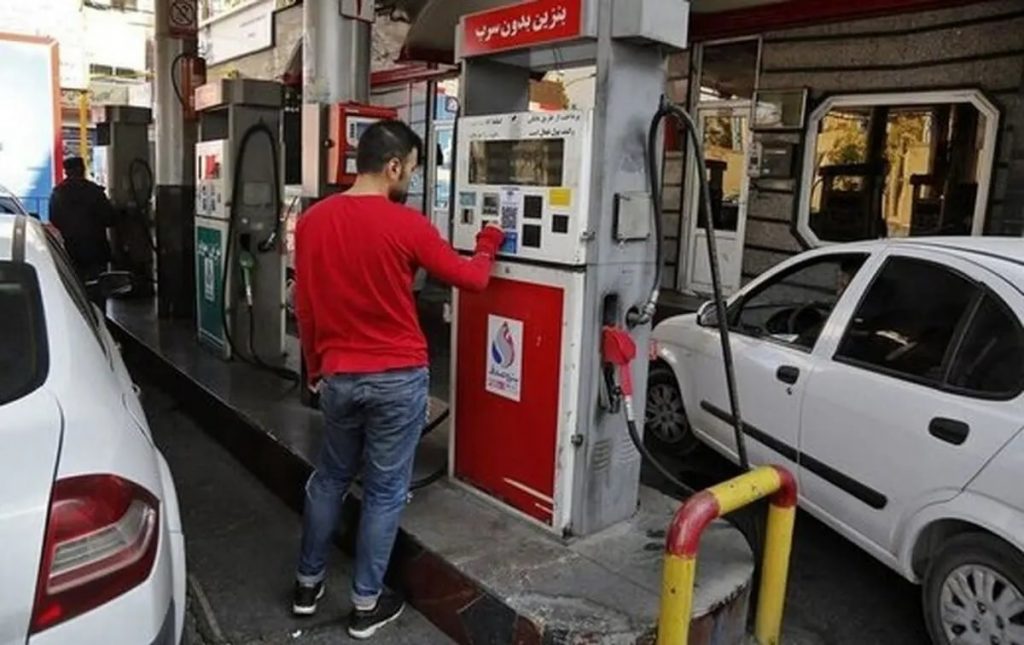 وزیر نفت: مشکلی در تامین بنزین تعطیلات نوروزی با خدمات رسانی 4400 جایگاه سوخت نداریم