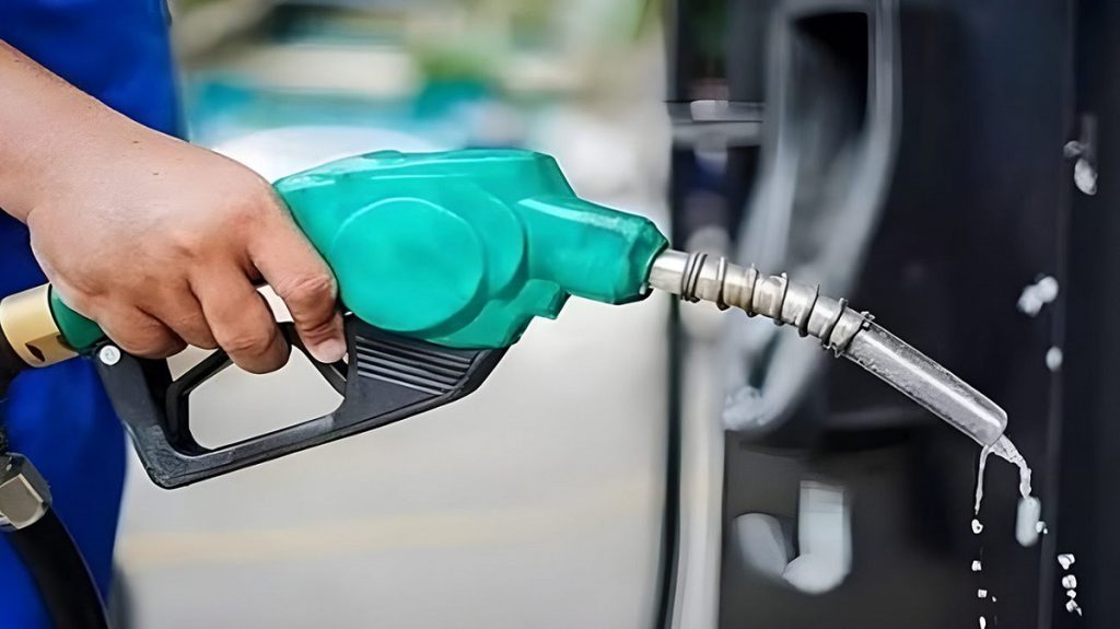 آیا بنزین گران می شود؟ بنزین بدون کارت سوخت چگونه خواهد شد؟