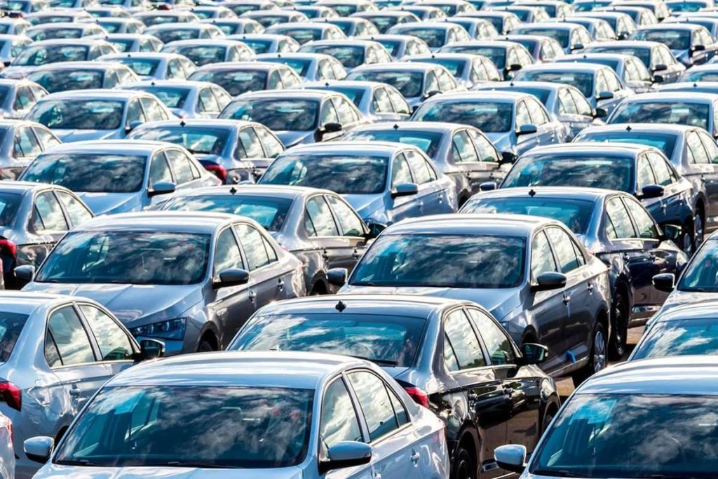 پذیرش ۷۵ خودرو در بورس کالا